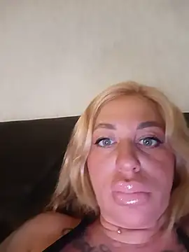 MiaMooly online show from 19, 6, 2026