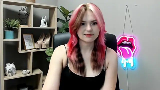 Snapshot of SweetLilyxo chatting on 11, 6, 2026 SweetLilyxo online show from 11, 6, 2026