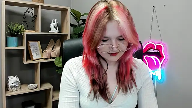 Snapshot of SweetLilyxo chatting on 16, 6, 2026 SweetLilyxo online show from 16, 6, 2026