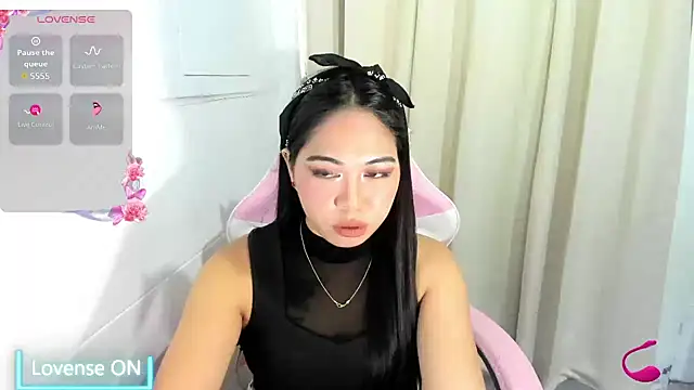 Ursweetyshaine online show from 19, 6, 2026