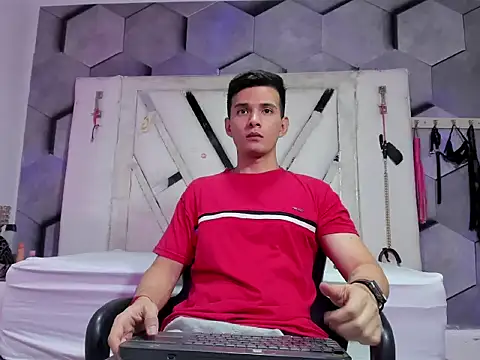GoldenBoyM online show from 4, 6, 2026