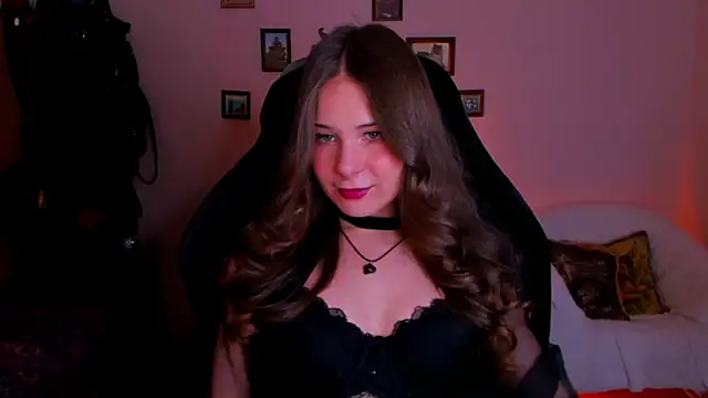 LanaLovely online show from 25, 6, 2026