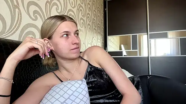 JeneeEady online show from 4, 6, 2026