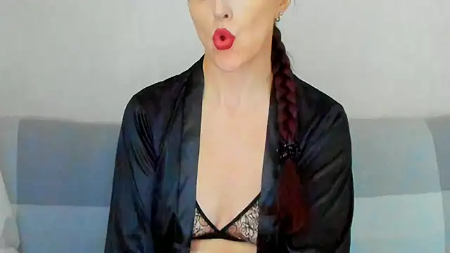 beddable woman online show from 18, 6, 2026