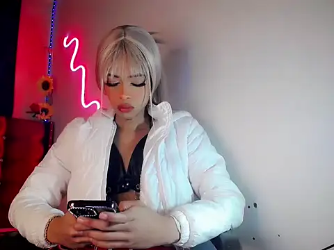 DahliaGill online show from 15, 6, 2026