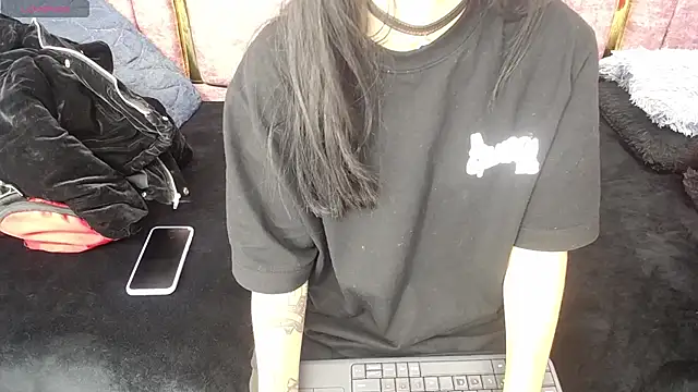 FRANCESCA LOVE  online show from 17, 6, 2026