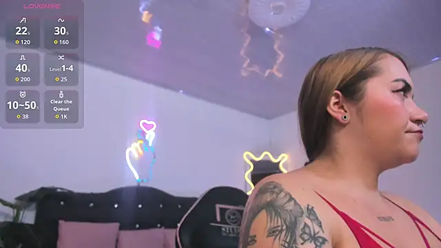 LUNAKITTY TAY online show from 20, 6, 2026