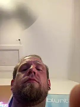 Smokebluntafterblunt online show from 7, 6, 2026
