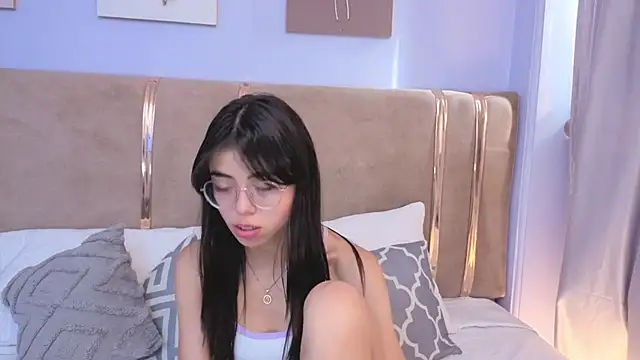 Snapshot of Mia_Naive chatting on 18, 6, 2026 Mia Naive online show from 18, 6, 2026