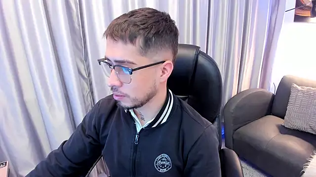 Tommas Jhonson online show from 4, 6, 2026
