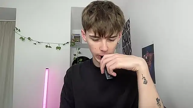 YourMilkyGuy online show from 8, 6, 2026