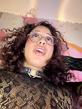 Woo isDaphne online show from 16, 5, 2026