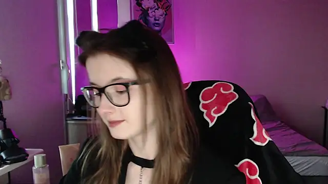 LunaXcherry online show from 9, 6, 2026