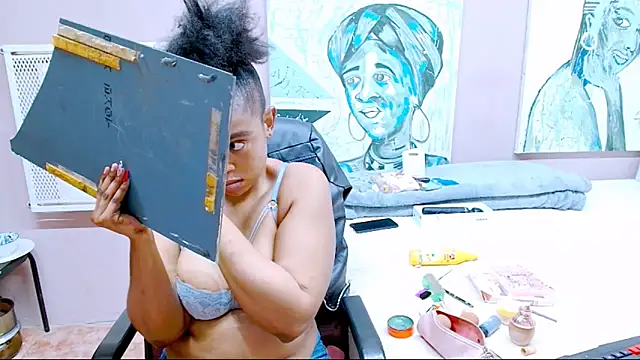 TyraHotxxx online show from 19, 6, 2026