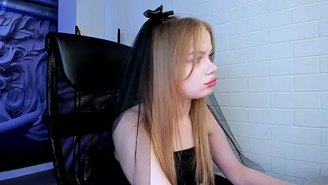 AmyNox online show from 17, 6, 2026