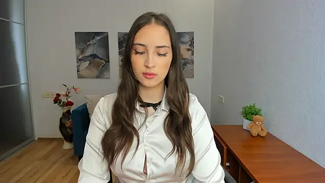 Effy Royse online show from 18, 6, 2026