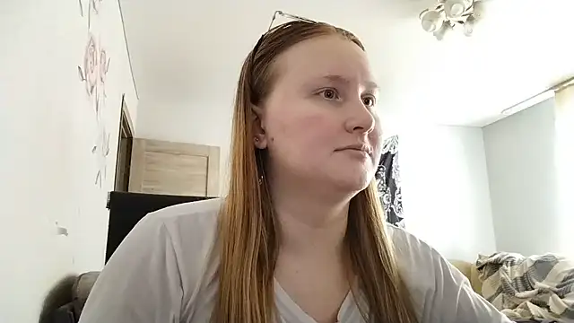 AnikaLipps online show from 10, 6, 2026