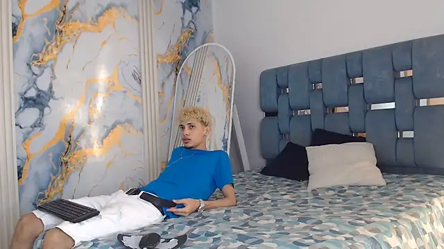 YOUNG BOYS HELL online show from 18, 6, 2026