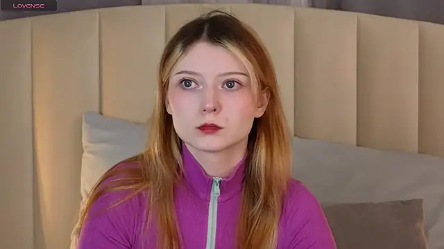 Snapshot of AlyssFrost chatting on 23, 4, 2026 AlyssFrost online show from 23, 4, 2026