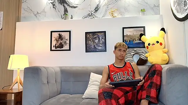 Snapshot of GOLD_BOYS chatting on 19, 5, 2026 GOLD BOYS online show from 19, 5, 2026