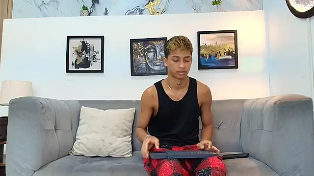 Snapshot of GOLD_BOYS chatting on 28, 5, 2026 GOLD BOYS online show from 28, 5, 2026