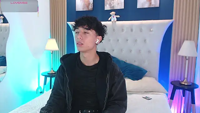 Aiden Rivers  online show from 17, 6, 2026