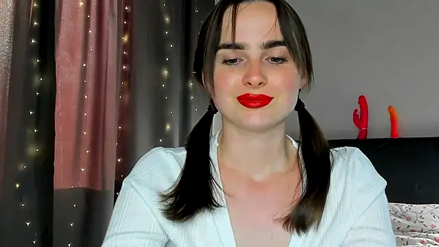 Snapshot of megann_fox2 chatting on 28, 5, 2026 megann fox2 online show from 28, 5, 2026