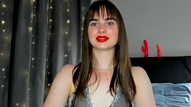 Snapshot of megann_fox2 chatting on 15, 6, 2026 megann fox2 online show from 15, 6, 2026