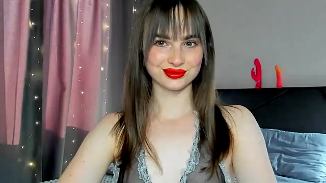 Snapshot of megann_fox2 chatting on 17, 6, 2026 megann fox2 online show from 17, 6, 2026