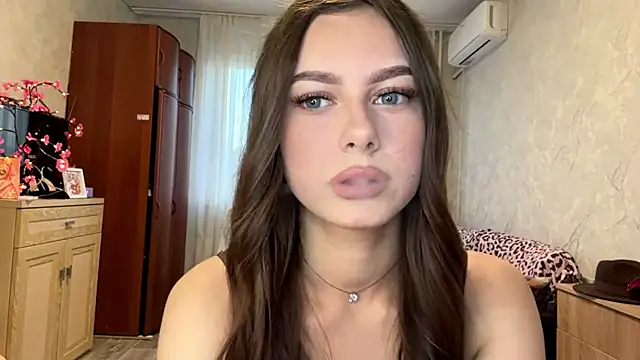 StephaniCute online show from 7, 6, 2026