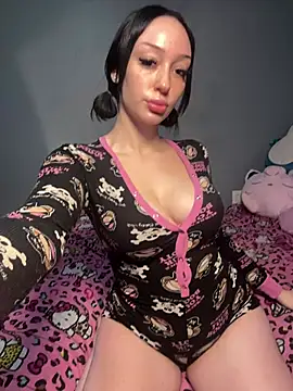 strwbrrymilk online show from 23, 6, 2026