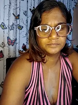 indianstrawberrylips4u online show from 21, 6, 2026