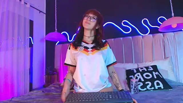 alixx von d online show from 20, 6, 2026