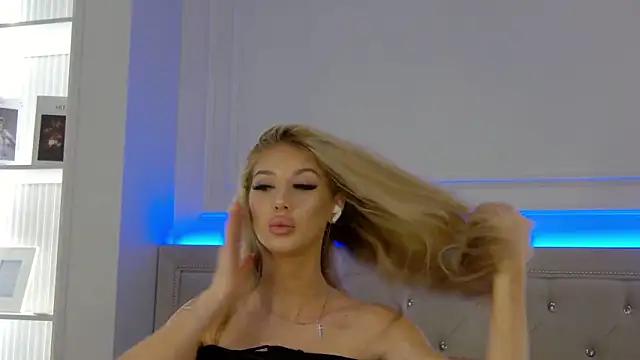 LynnAngel online show from 13, 6, 2026