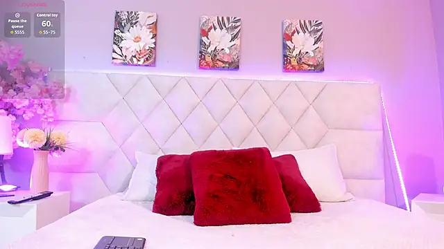 Bianca Monroe  online show from 10, 6, 2026