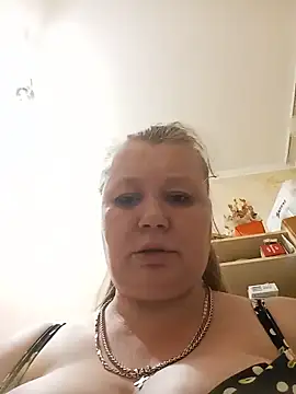 KiraStanton online show from 16, 6, 2026