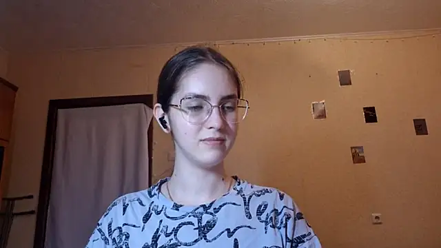 Snapshot of Katelemon chatting on 17, 6, 2026 Katelemon online show from 17, 6, 2026