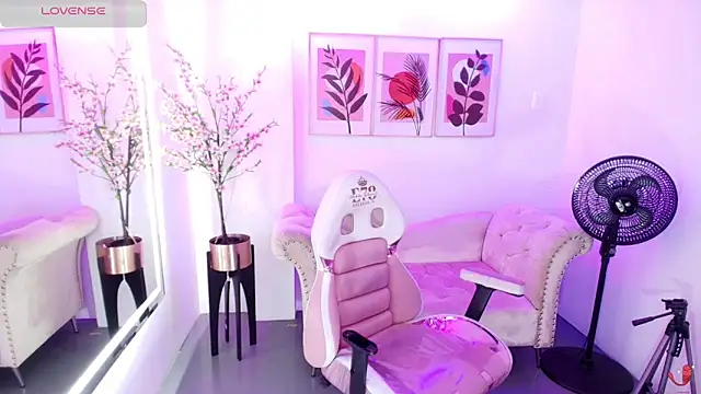 Chloe meoww online show from 18, 5, 2026
