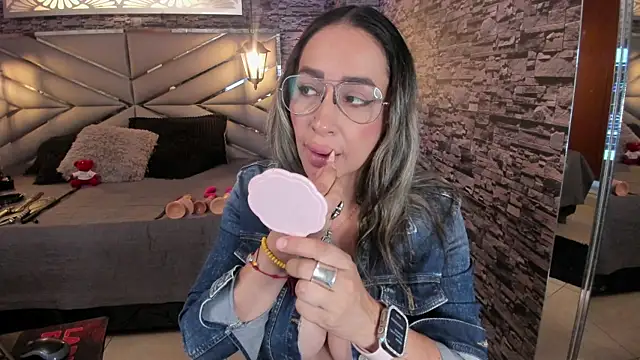 Nicolle Doll  online show from 16, 6, 2026