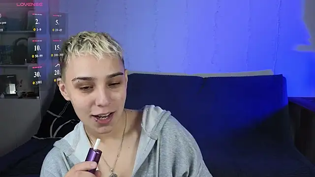 LuxuryLoverss online show from 20, 6, 2026