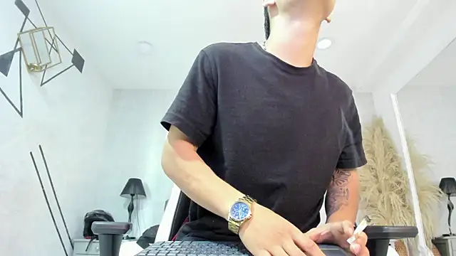 DylanRoyce  online show from 20, 6, 2026