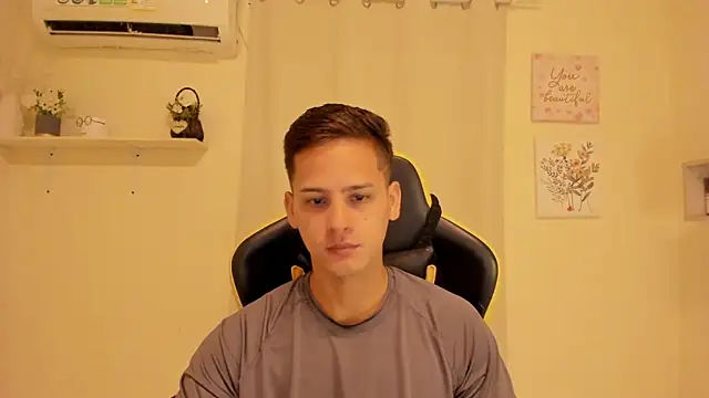 sexy andres01 online show from 8, 6, 2026