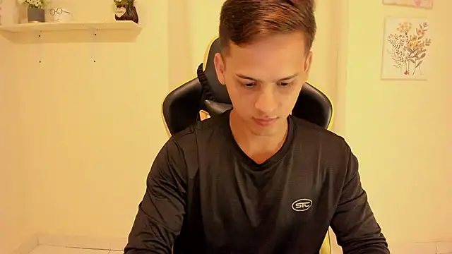 sexy andres01 online show from 22, 6, 2026