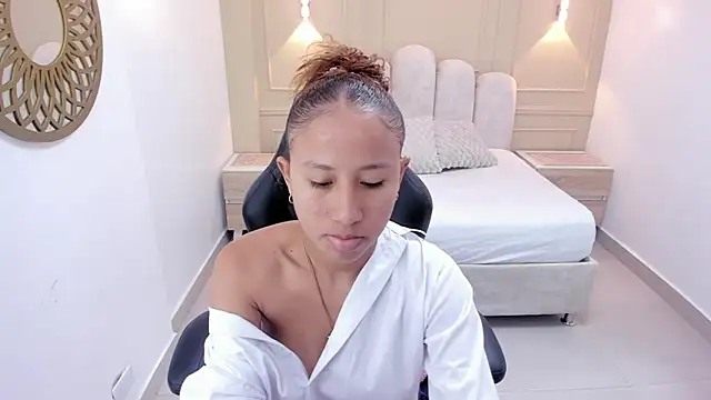 LESLYSIMPSON online show from 11, 6, 2026