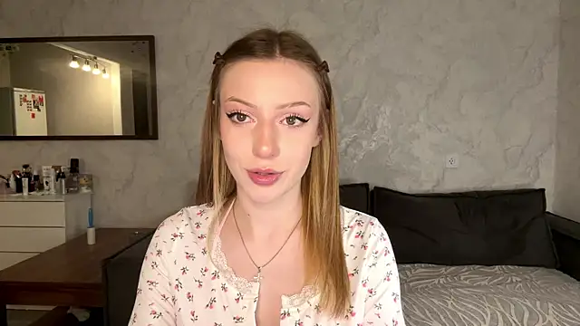 Rosalielue online show from 20, 6, 2026