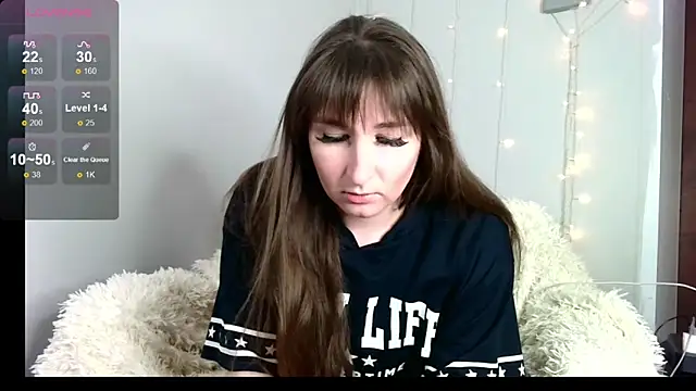 Snapshot of Birdie_Kiss chatting on 12, 5, 2026 Birdie Kiss online show from 12, 5, 2026