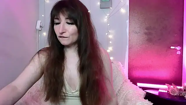 Snapshot of Birdie_Kiss chatting on 4, 6, 2026 Birdie Kiss online show from 4, 6, 2026