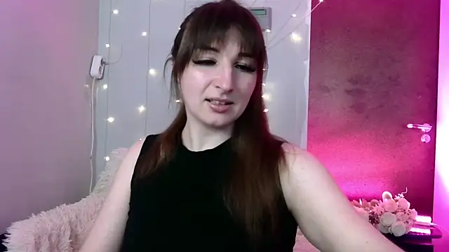 Snapshot of Birdie_Kiss chatting on 8, 6, 2026 Birdie Kiss online show from 8, 6, 2026