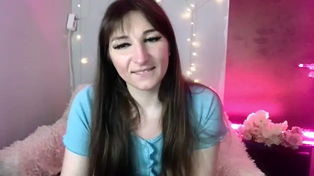 Snapshot of Birdie_Kiss chatting on 16, 6, 2026 Birdie Kiss online show from 16, 6, 2026