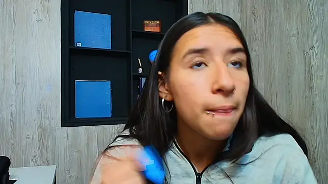 LilyRossi  online show from 7, 5, 2026